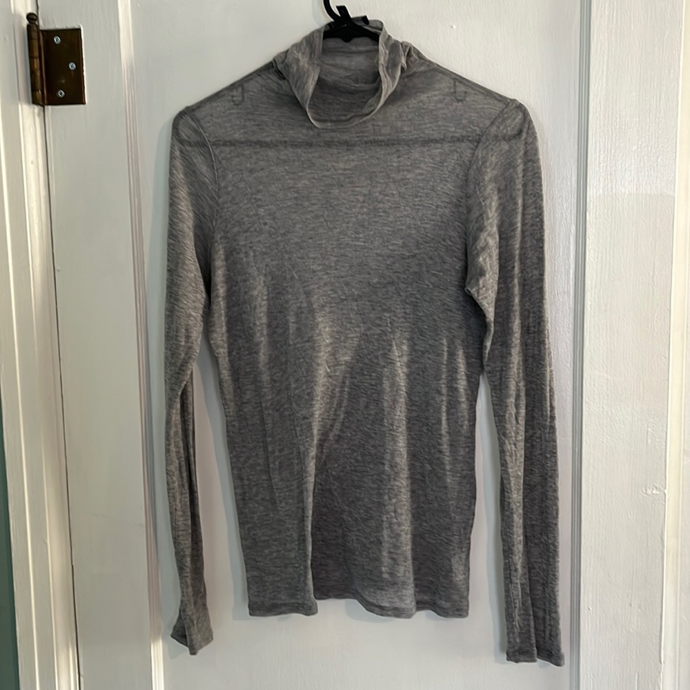 Gray turtleneck long sleeve shirt